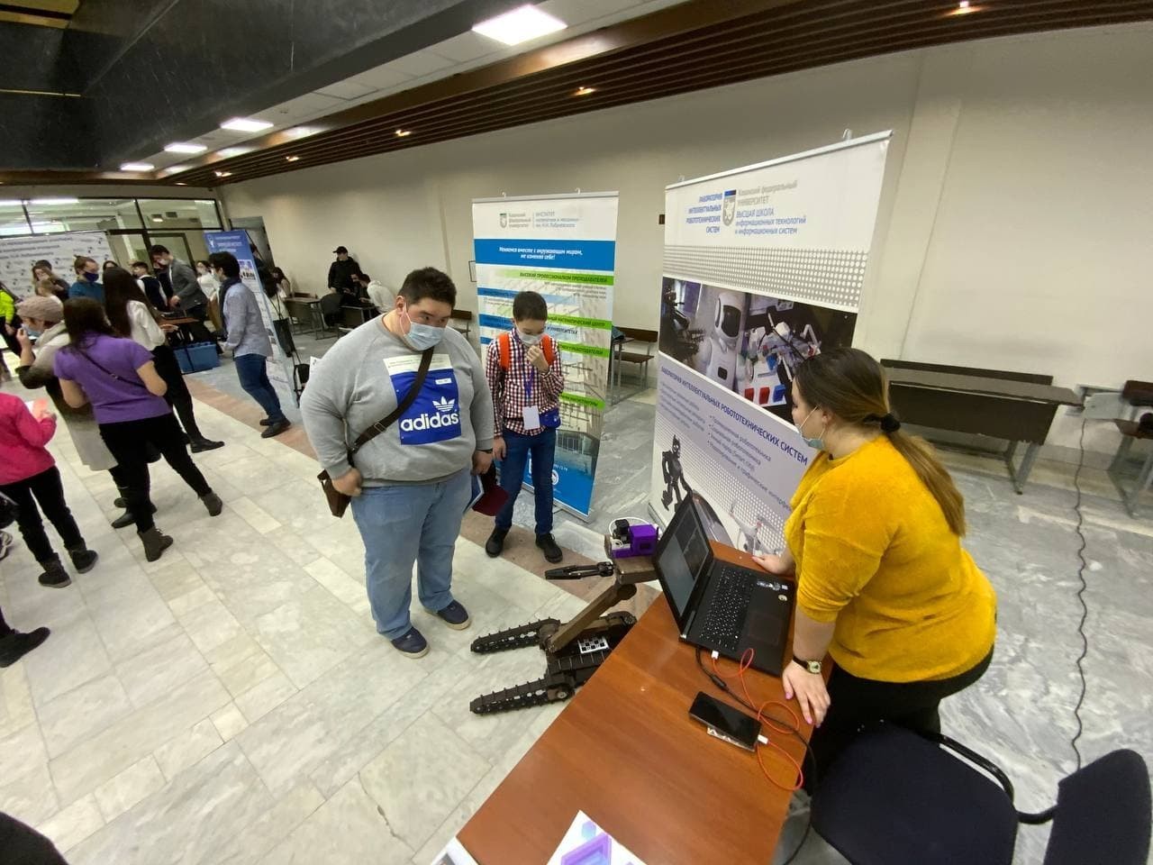 Laboratory of intelligent robotic systems participated in the exhibition dedicated to the VI All-Russian Scientific Conference of Students named after N. Lobachevsky ,LIRS, ITIS, robots, exhibition