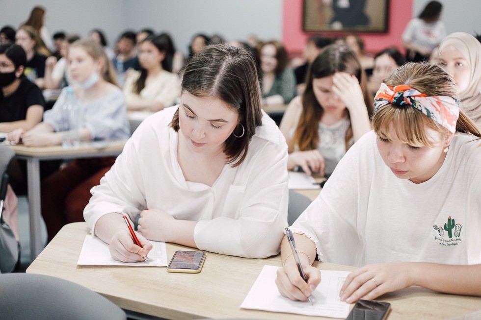 В стенах Высшей школы исторических наук и всемирного культурного наследия ИМО прошел образовательный этнокультурный проект В стенах Высшей школы исторических наук и всемирного культурного наследия ИМО прошел образовательный этнокультурный проект