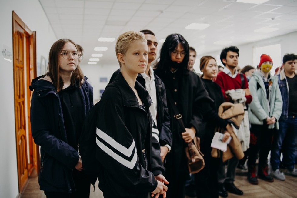 Выставка 'На поиск затонувших кораблей' открылась в КФУ в день 300-летия визита Петра I в Казань Выставка 'На поиск затонувших кораблей' открылась в КФУ в день 300-летия визита Петра I в Казань