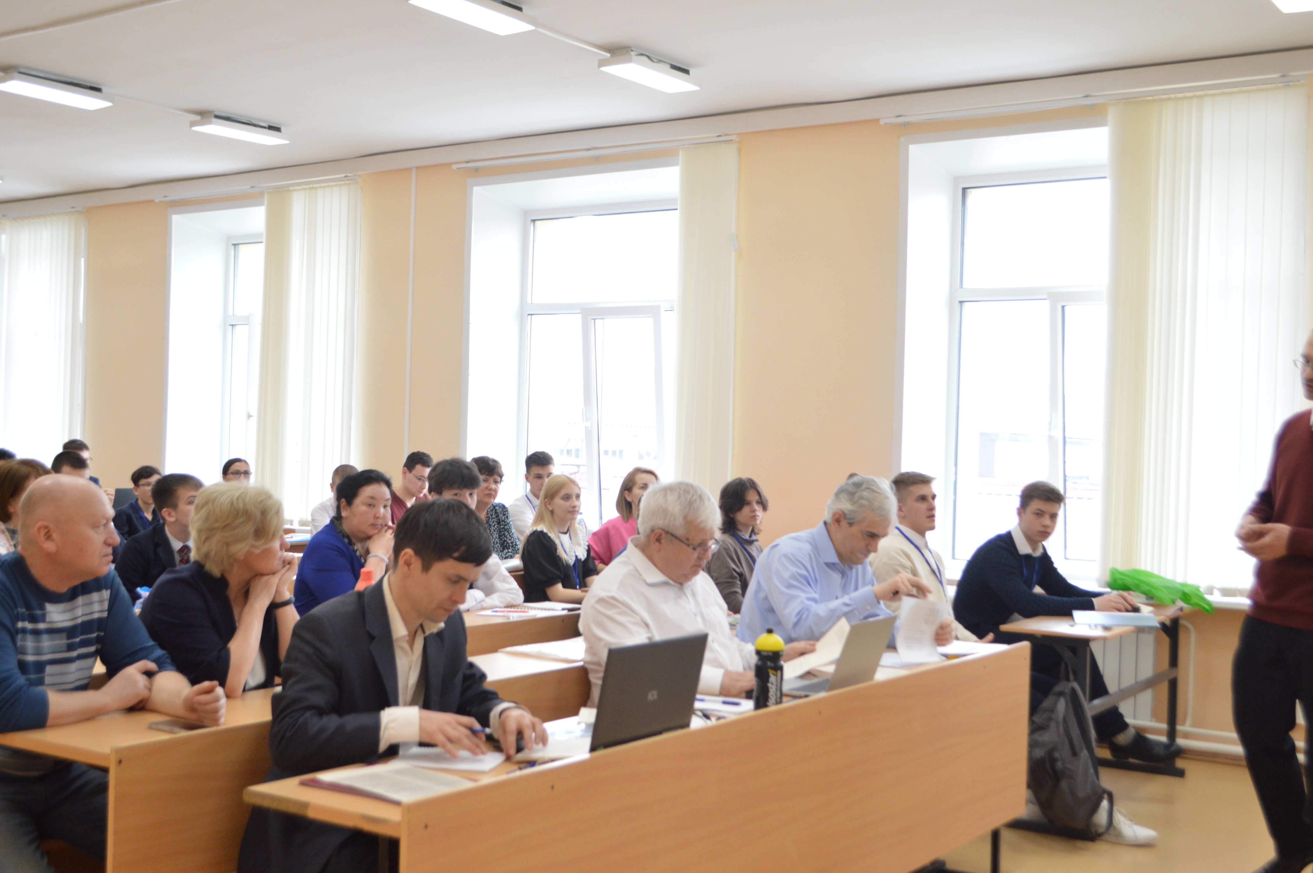 В КФУ состоялась VIII Всероссийская (с международным участием) научная конференция учащихся имени Н.И. Лобачевского