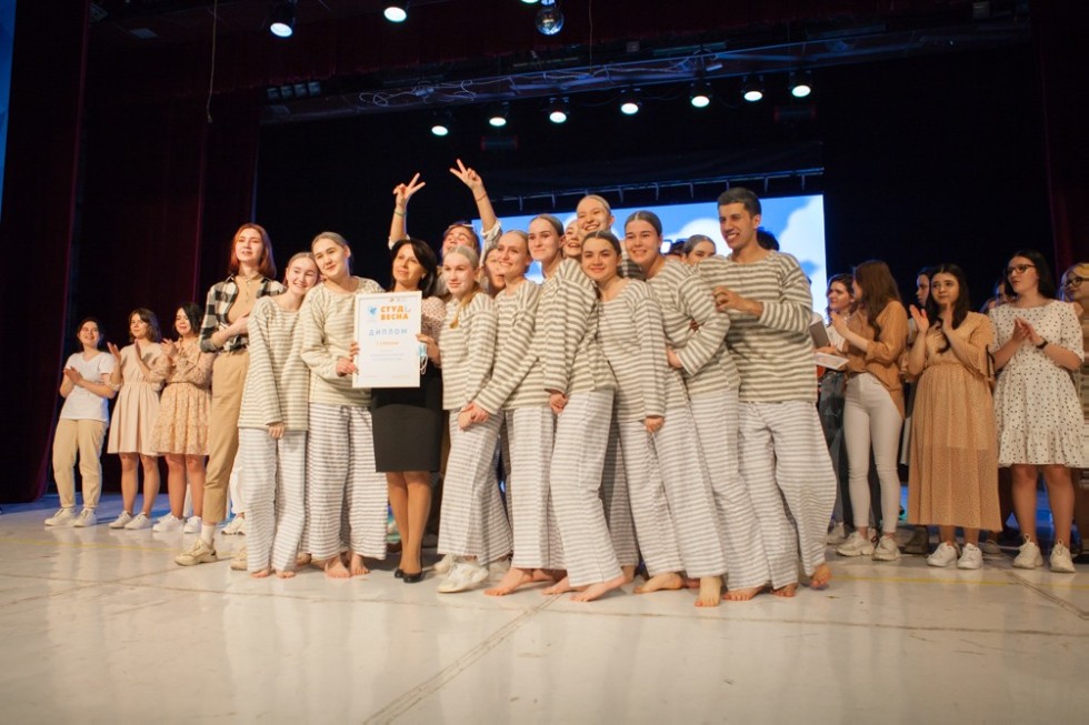 Невероятная 'MAMMA MIA!' отгремела на гала-концерте 'Студенческой весны 2021' Невероятная 'MAMMA MIA!' отгремела на гала-концерте 'Студенческой весны 2021'