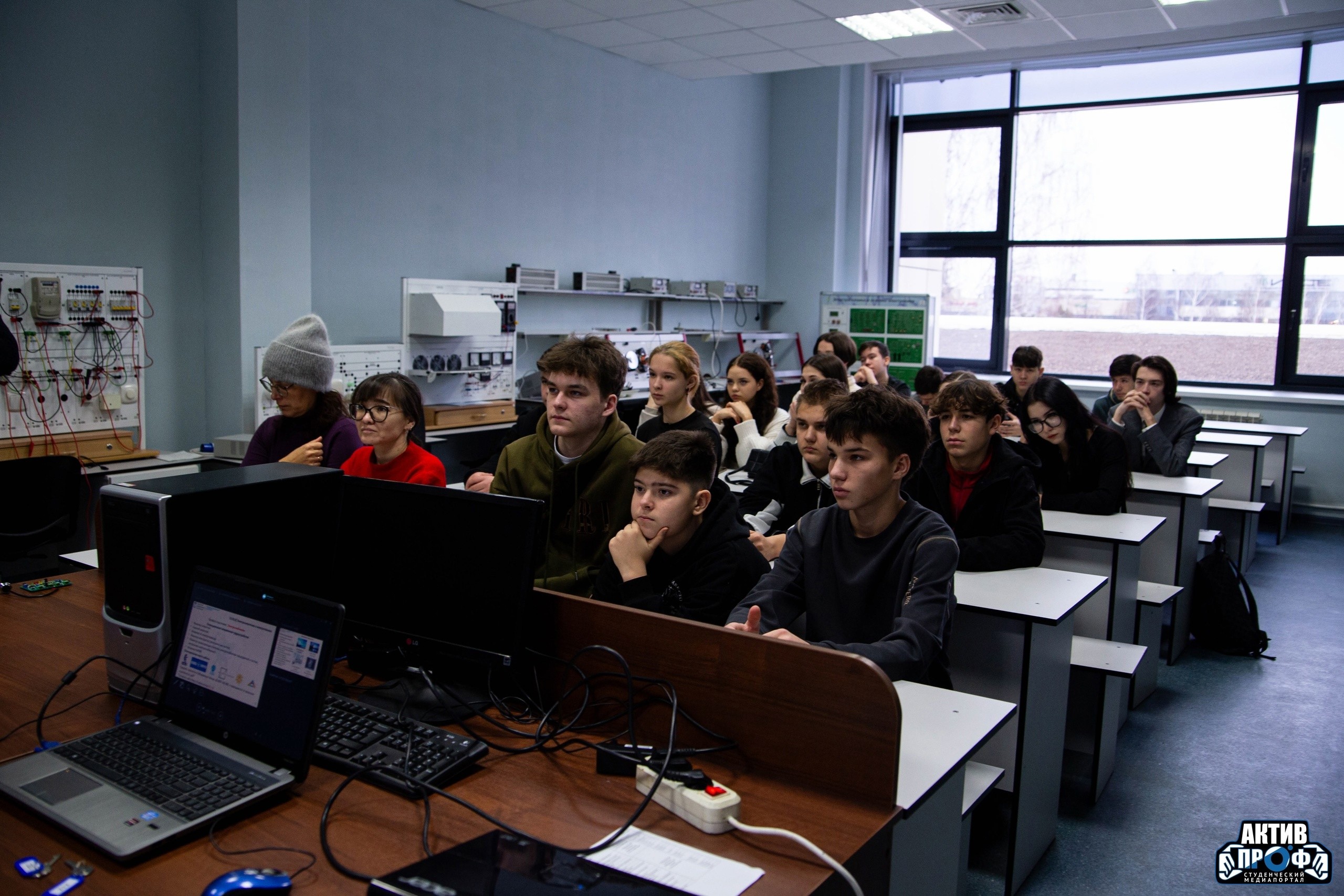 Добро пожаловать в Набережночелнинский институт КФУ! Добро пожаловать в Набережночелнинский институт КФУ!