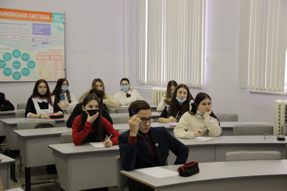 В Елабужском институте состоялась межрегиональная Универсиада школьников по татарскому языку