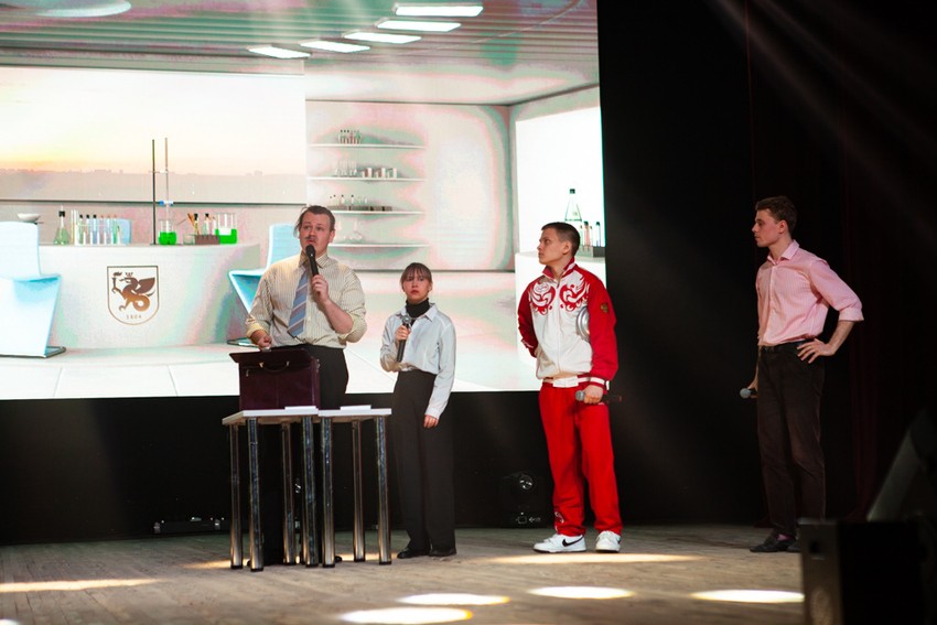 'Эффект Пушкина': техно-лиричная 'Студенческая весна' отзвенела в Елабужском институте КФУ 'Эффект Пушкина': техно-лиричная 'Студенческая весна' отзвенела в Елабужском институте КФУ