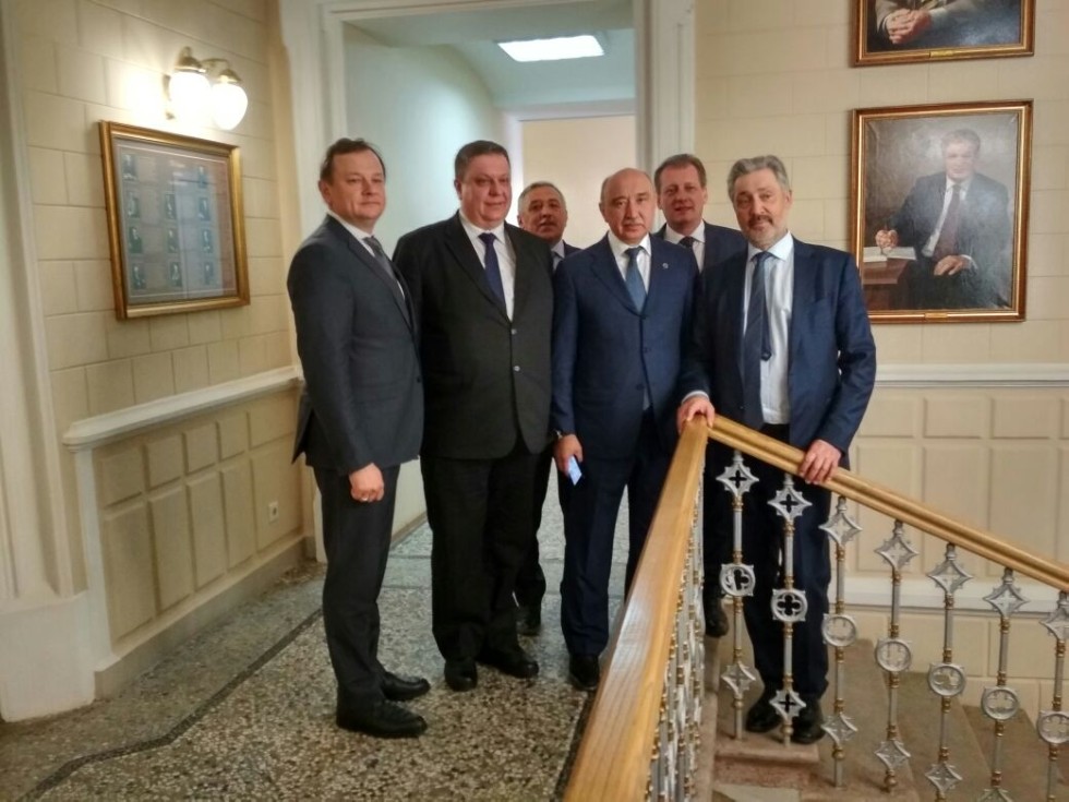 Cooperation Agreement Signed with Saint-Petersburg Research Institute of Phthisiopulmonology