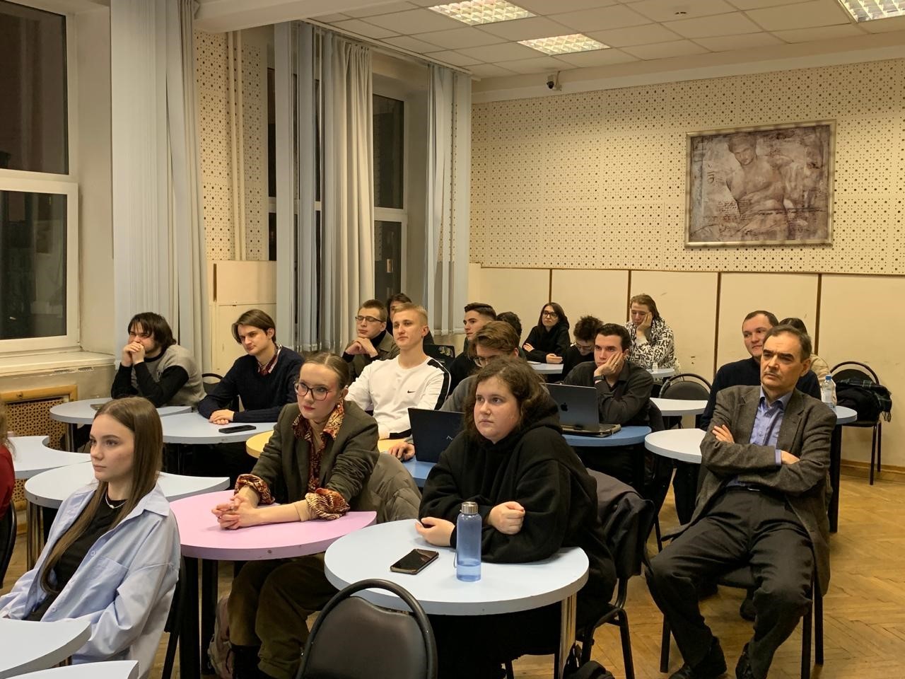 О.И. Зазнаев провел мастер-класс для студентов-политологов Российского государственного гуманитарного университета О.И. Зазнаев провел мастер-класс для студентов-политологов Российского государственного гуманитарного университета