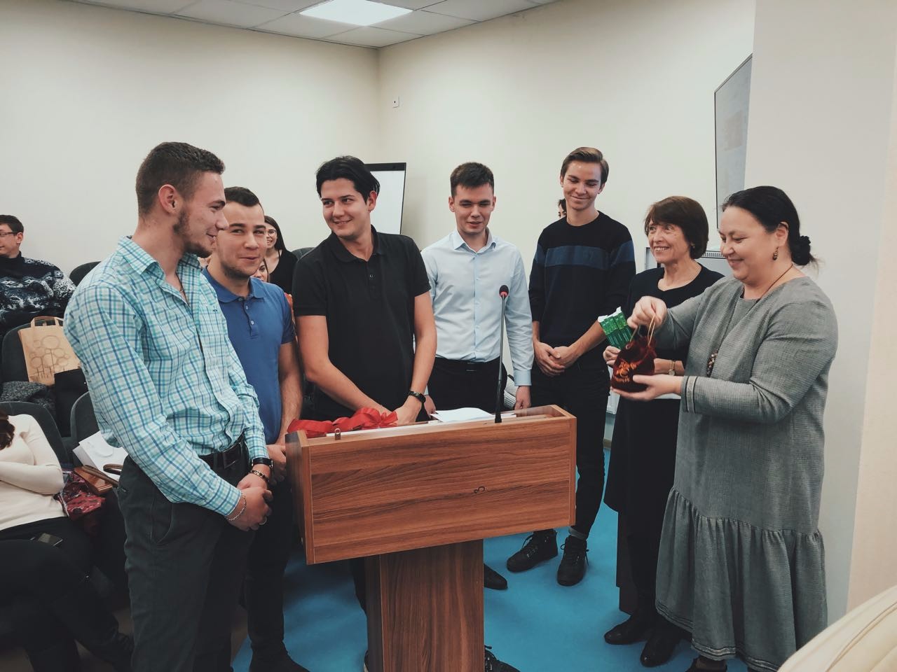 Круглый стол в рамках недели банковского работника Круглый стол в рамках недели банковского работника