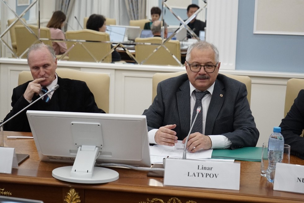 Hunan Normal University delegation explored opportunities of cooperation in mathematics and arts