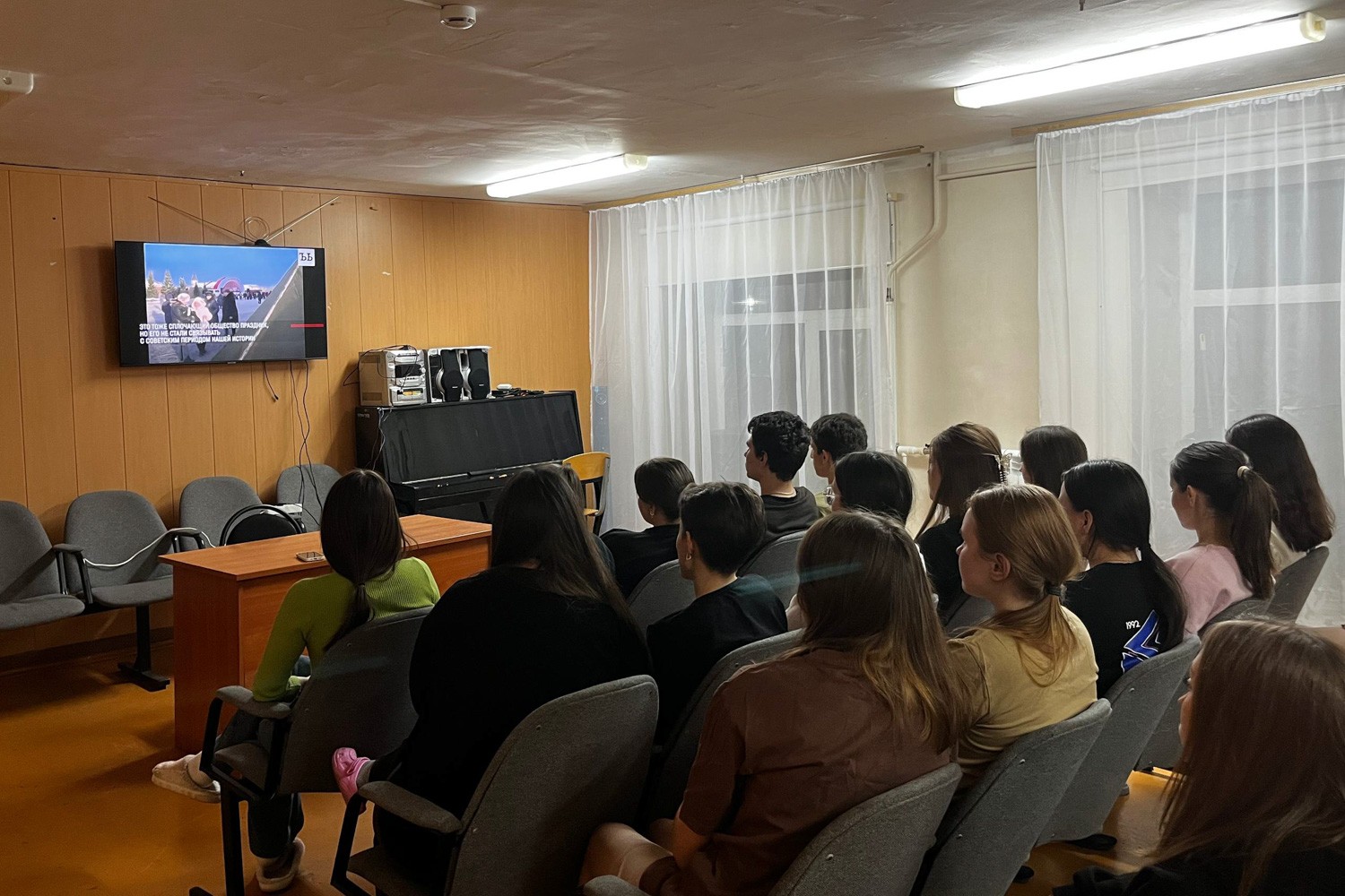 Студенты обсудили значение Дня народного единства Студенты обсудили значение Дня народного единства