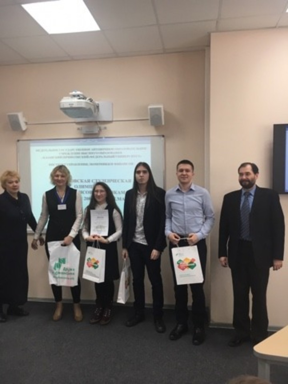 28 ����� ���������� ������������ ��������� ���������, ����������� 200-����� �� ��� �������� �. ������ �� ���� 