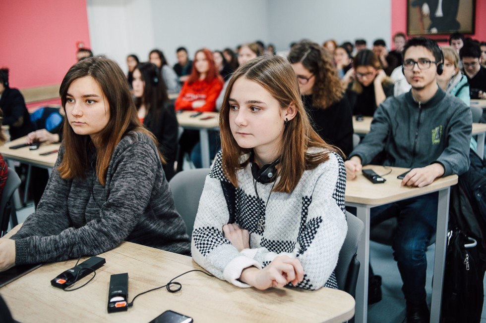 Открытая лекция профессора Робина Лейна Фокса из Оксфорда была прочитана студентам Института международных отношений КФУ Открытая лекция профессора Робина Лейна Фокса из Оксфорда была прочитана студентам Института международных отношений КФУ