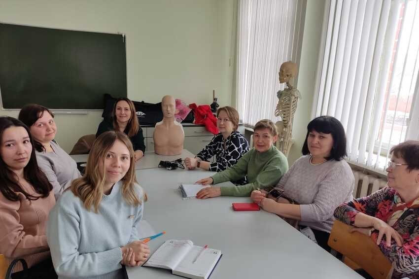 В Елабужском институте КФУ прошли курсы повышения квалификации для учителей биологии и химии В Елабужском институте КФУ прошли курсы повышения квалификации для учителей биологии и химии