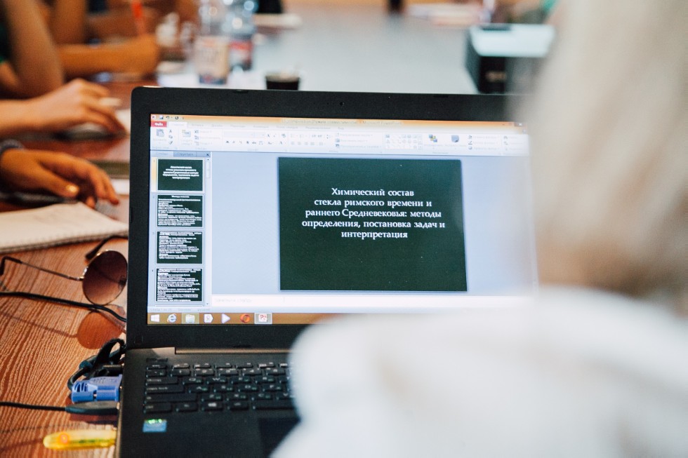 ��������