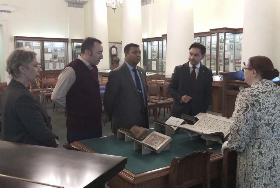 Научная библиотека им. Н.И. Лобачевского приняла участие в приеме иностранных делегаций, посетивших КФУ 27 августа Научная библиотека им. Н.И. Лобачевского приняла участие в приеме иностранных делегаций, посетивших КФУ 27 августа