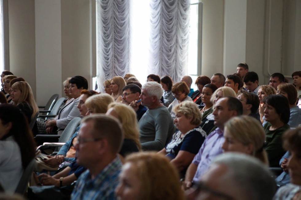 В Елабужском институте КФУ прошло совещание трудового коллектива В Елабужском институте КФУ прошло совещание трудового коллектива