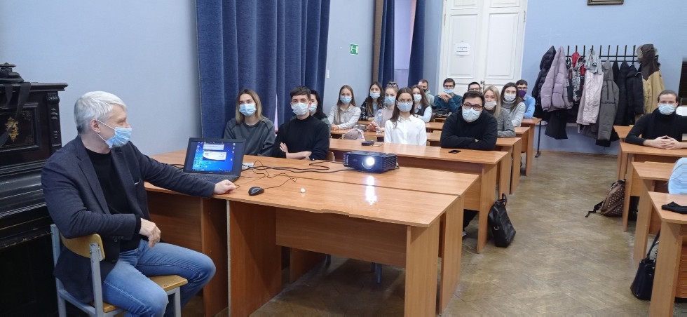 Получить профессиональные навыки и опыт во время учебы? Да! Получить профессиональные навыки и опыт во время учебы? Да!