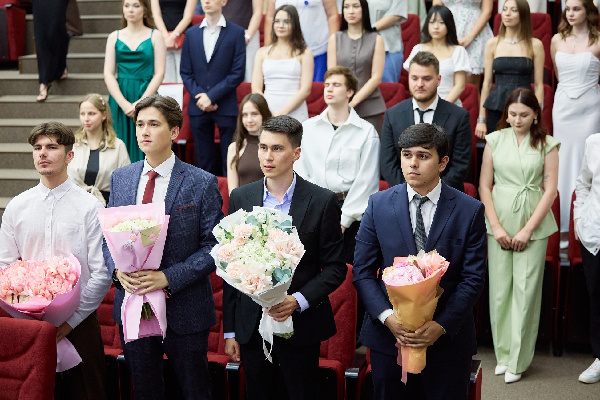 Торжественное вручение дипломов выпускникам ИУЭФ КФУ Торжественное вручение дипломов выпускникам ИУЭФ КФУ