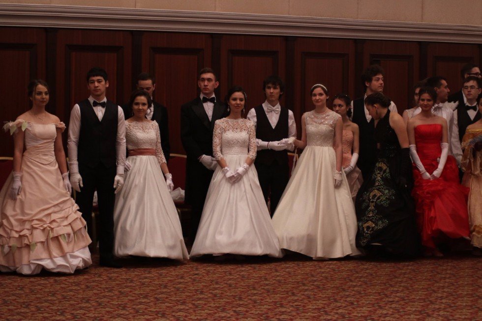 Sumptuous Spring Ball Revives Nineteenth Century Atmosphere