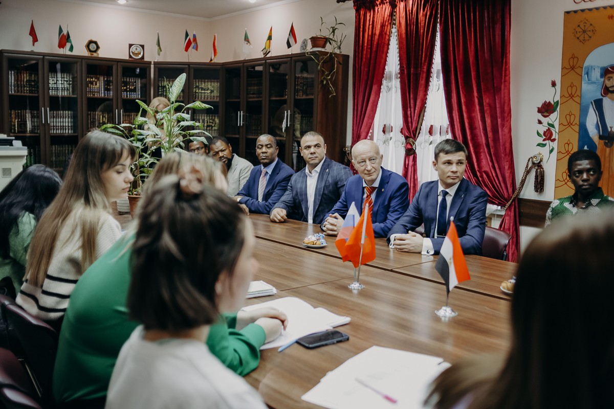 При поддержке КФУ открылся первый в Казани Дом Африки При поддержке КФУ открылся первый в Казани Дом Африки