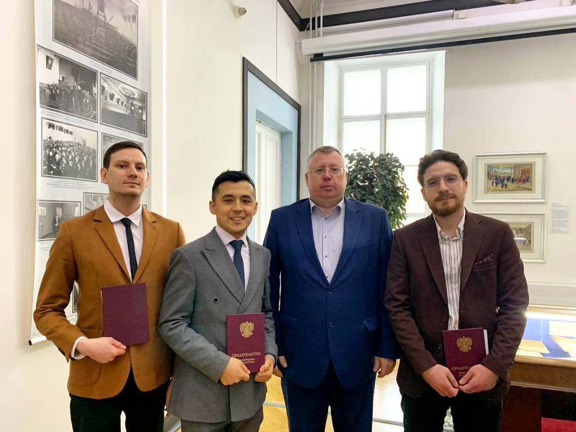 Выпускникам ИМОИиВ торжественно вручили свидетельства об окончании аспирантуры Выпускникам ИМОИиВ торжественно вручили свидетельства об окончании аспирантуры