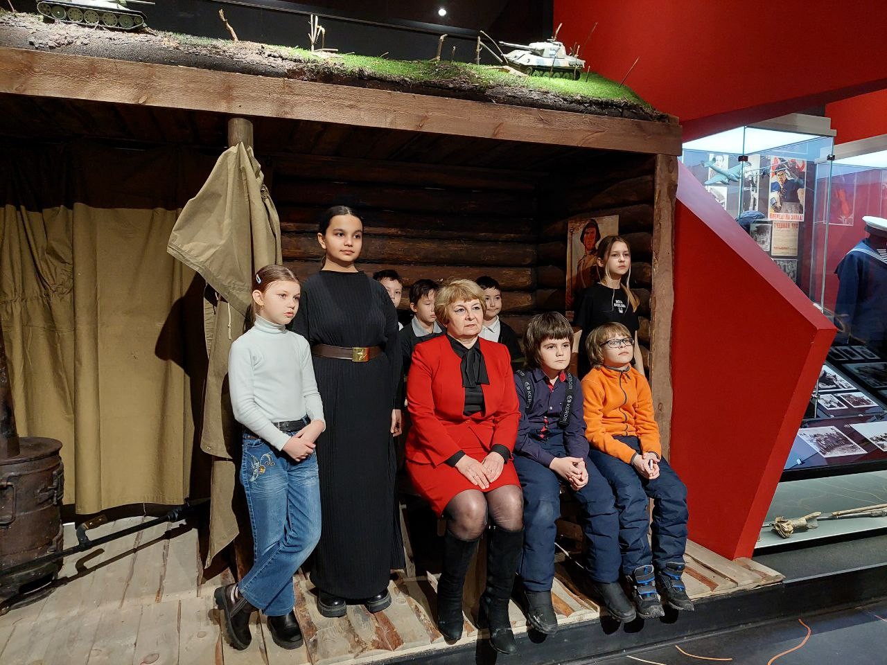 Генеральная репетиция патриотического спектакля детского театра 'Радуга' Генеральная репетиция патриотического спектакля детского театра 'Радуга'