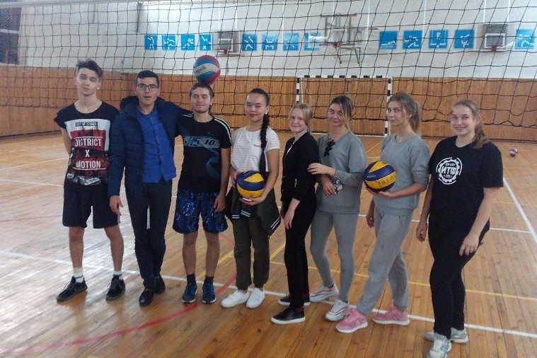 Спортсмены всех факультетов в течение месяца будут соревноваться в различных видах спорта за звание лучшего Спортсмены всех факультетов в течение месяца будут соревноваться в различных видах спорта за звание лучшего