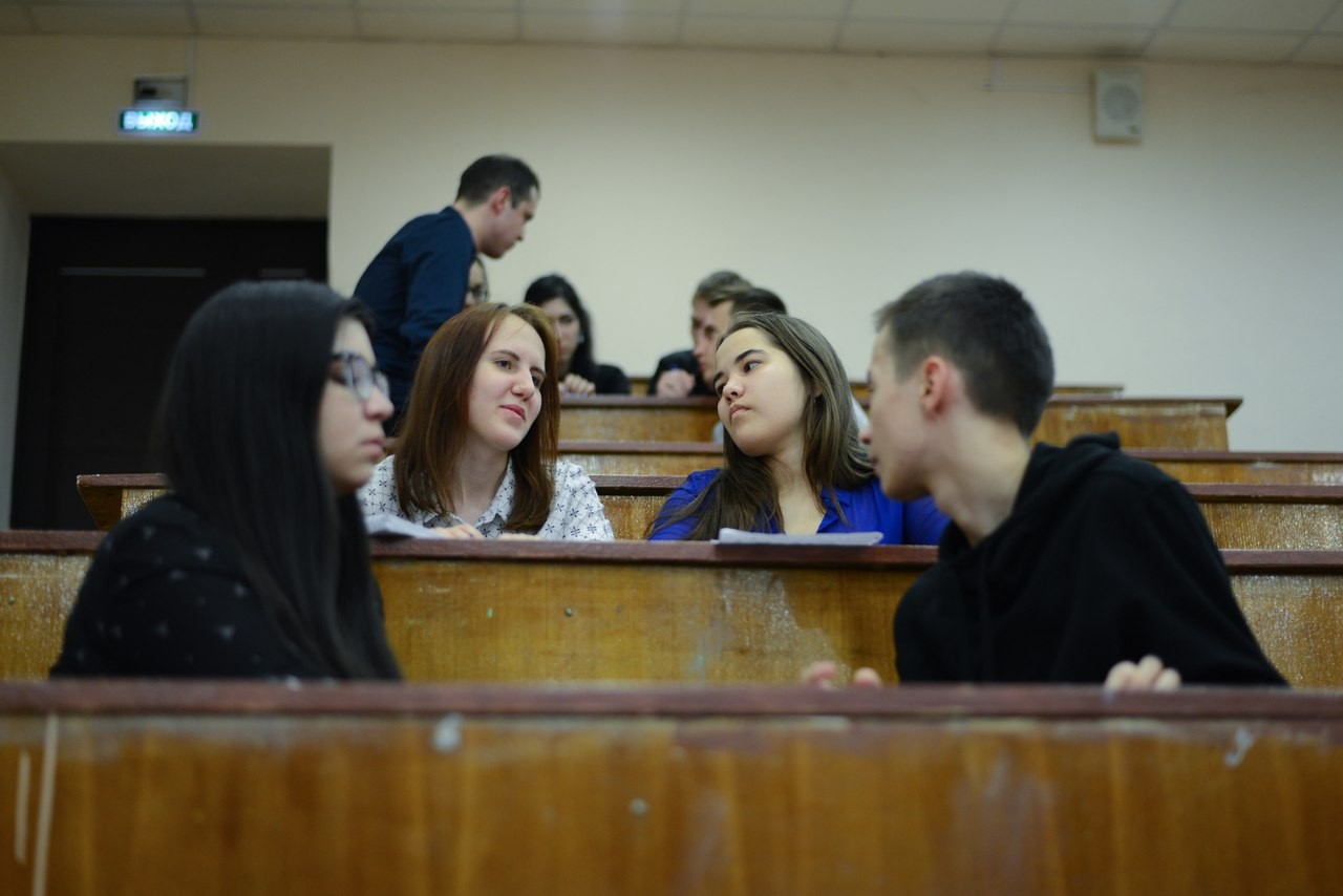 Турнир по географическому брейн - рингу 'Кубок трех столиц' Турнир по географическому брейн - рингу 'Кубок трех столиц'