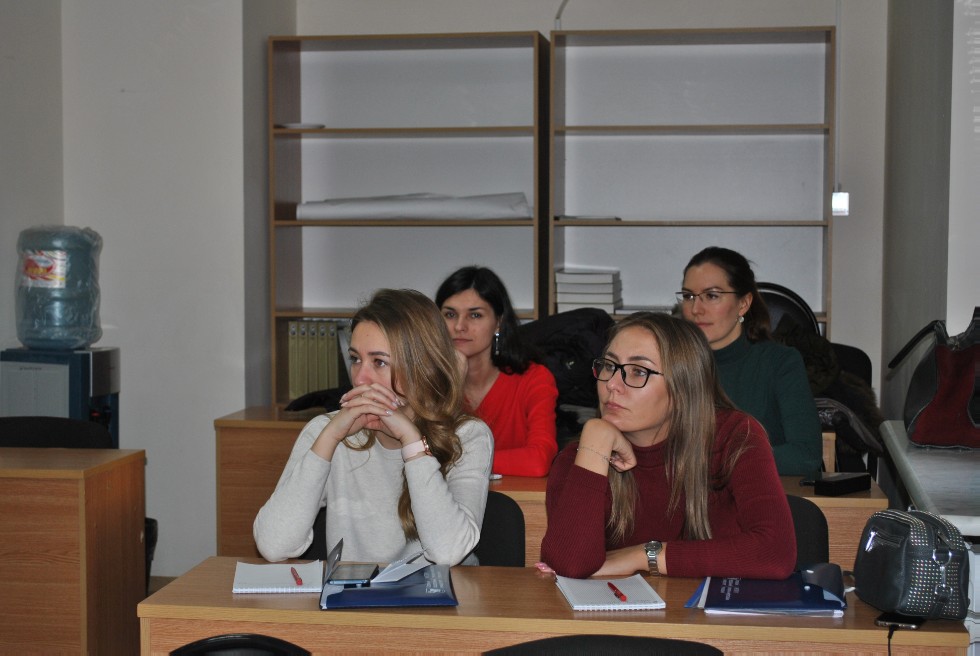 ����������� '�������' � '���������������' ������� ������������ �������������� �  ������������ ��������� ������� � ���