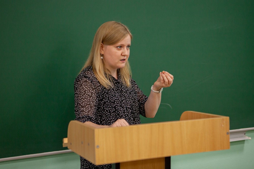 В рамках праздничных мероприятий, посвященных 220-летию Казанского университета и 126-летию Елабужского института была проведена лекция 'История Елабужского института в лицах' для студентов отделения филологии и истории. В рамках праздничных мероприятий, посвященных 220-летию Казанского университета и 126-летию Елабужского института была проведена лекция 'История Елабужского института в лицах' для студентов отделения филологии и истории.