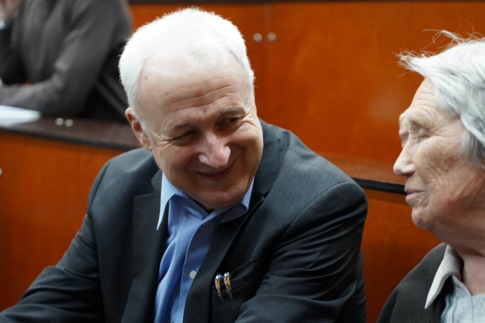 � ��������� ������ ��� ���������� ���������, ����������� 100-����� �� ��� �������� ����� ��������