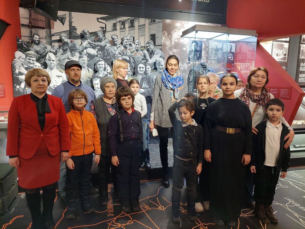 Генеральная репетиция патриотического спектакля детского театра 'Радуга' Генеральная репетиция патриотического спектакля детского театра 'Радуга'