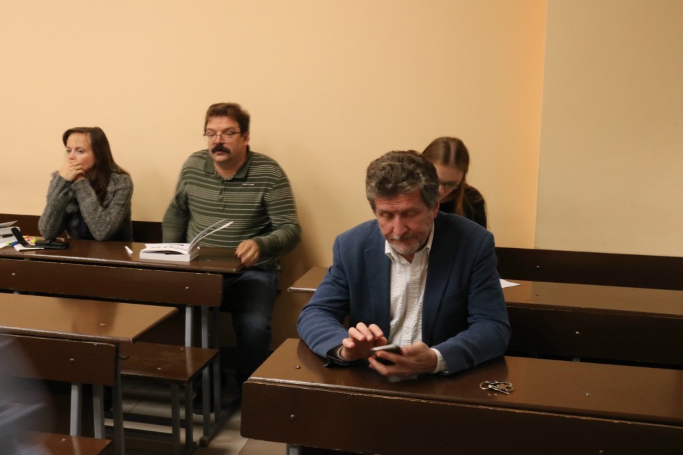 ������ ����� ����