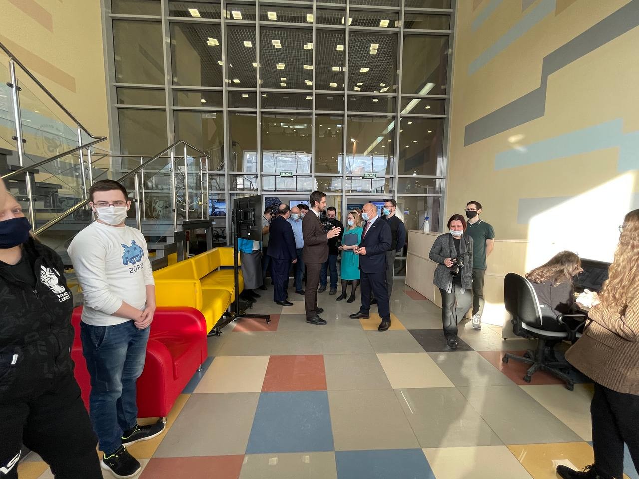 Симулятор мигрени, библиотека движений робота, новая игра для инженеров буровых установок и многое другое. ИТИС представил свои проекты на Дне науки. Симулятор мигрени, библиотека движений робота, новая игра для инженеров буровых установок и многое другое. ИТИС представил свои проекты на Дне науки.