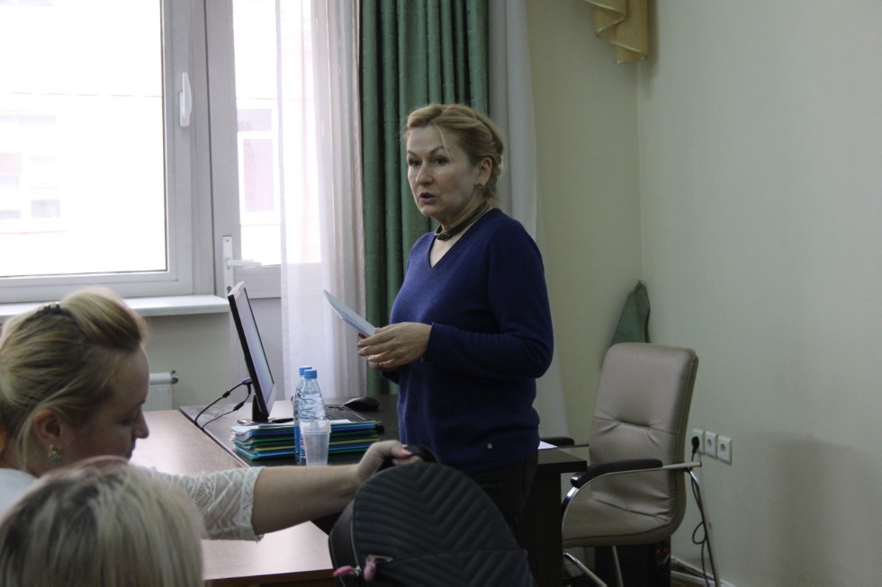 215 �����������