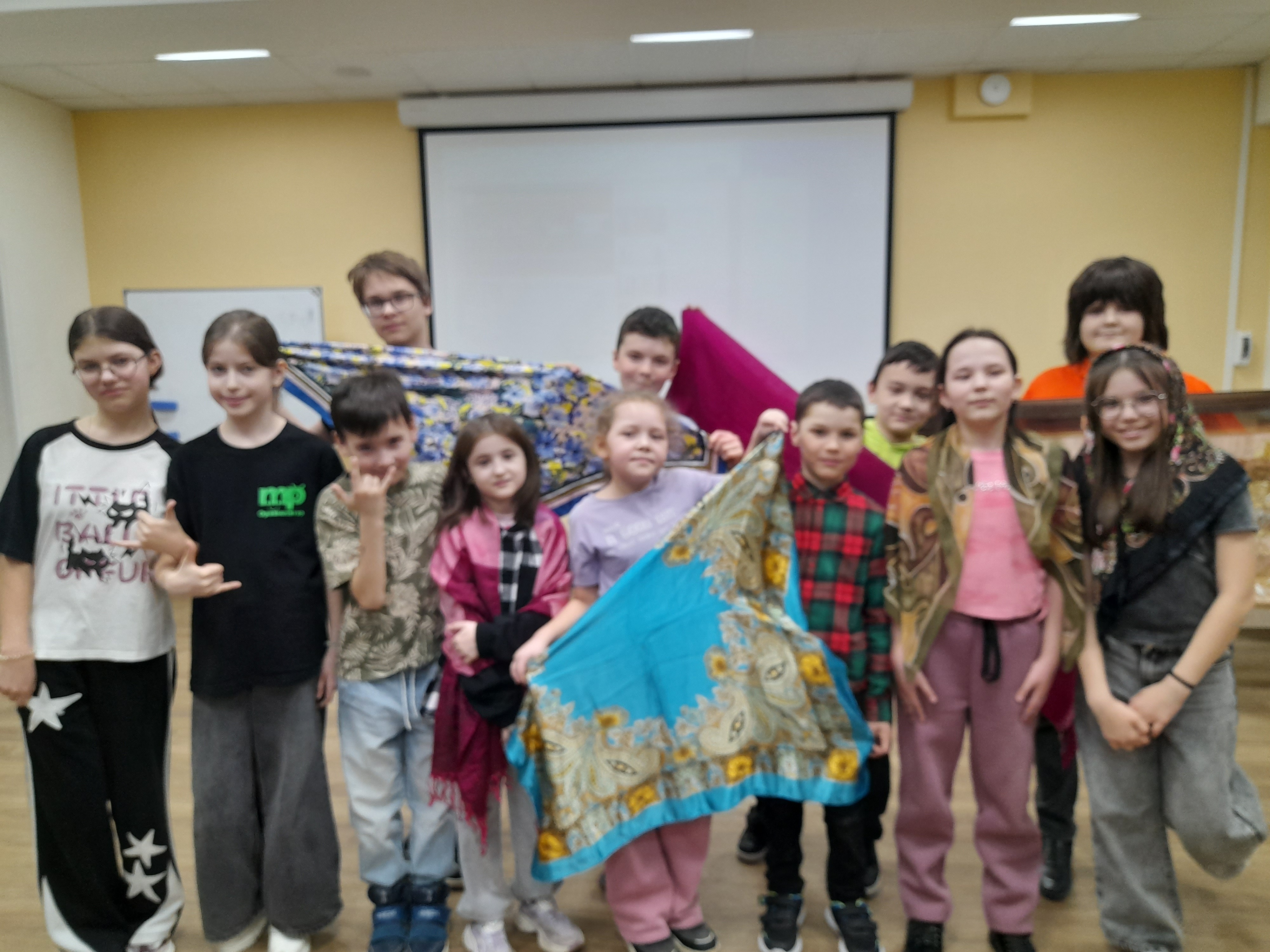 Юные актеры работают над серией спектаклей по фольклорным сказкам народов России Юные актеры работают над серией спектаклей по фольклорным сказкам народов России