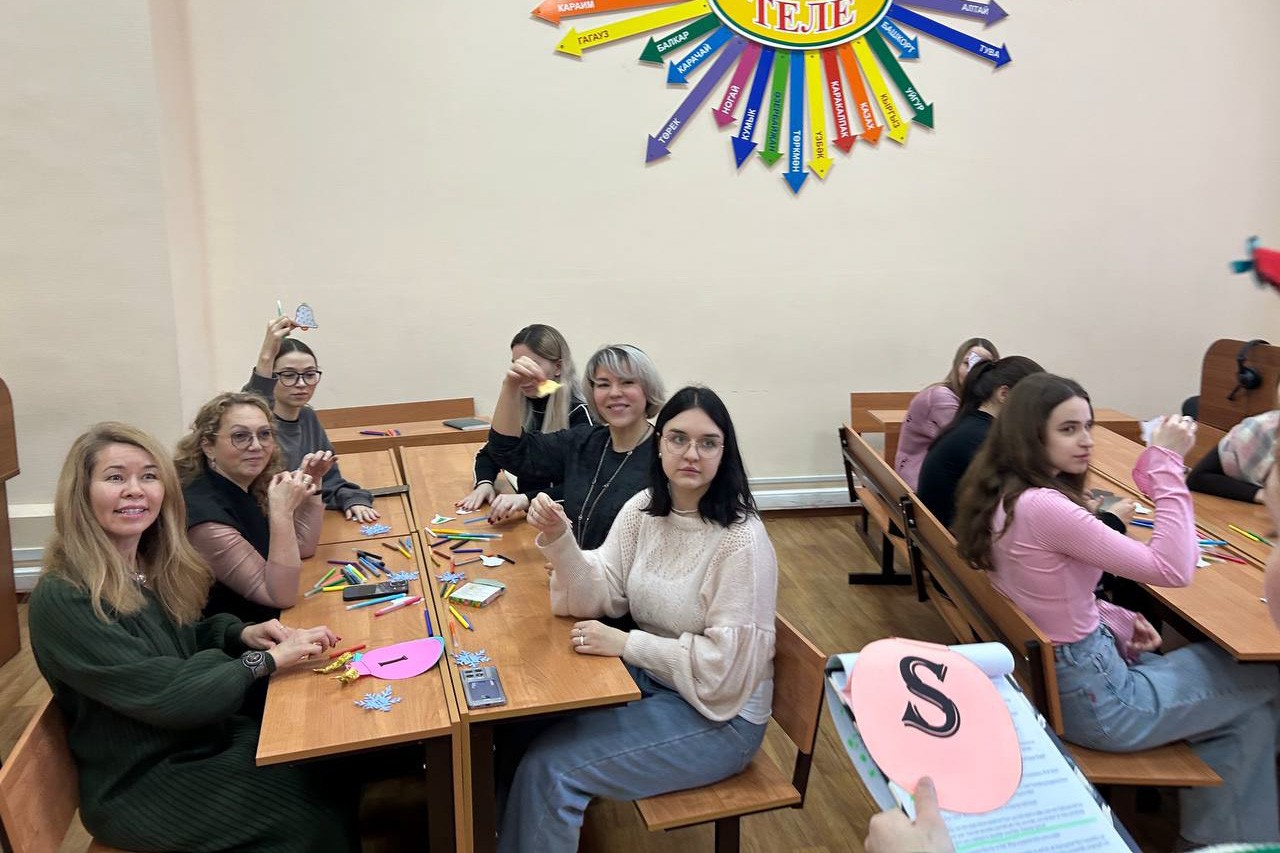 Студенты Елабужского института КФУ собрали новогодний праздник из пазлов Студенты Елабужского института КФУ собрали новогодний праздник из пазлов