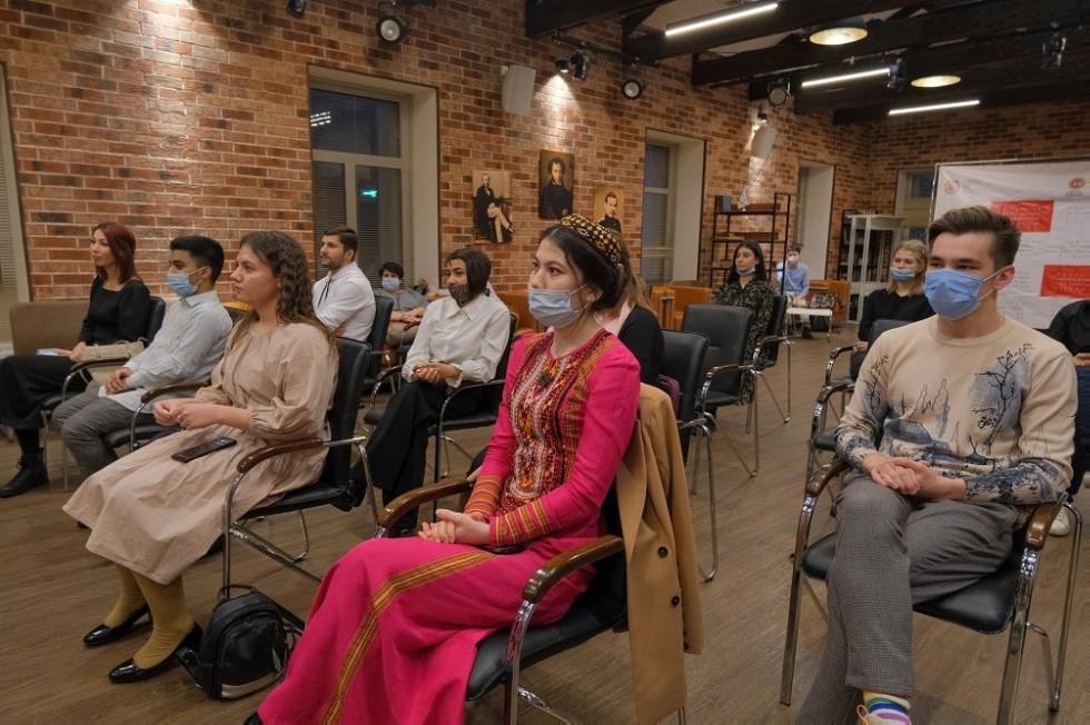 Студенты Елабужского института стали призерами Олимпиады по русскому языку для иностранных студентов Студенты Елабужского института стали призерами Олимпиады по русскому языку для иностранных студентов