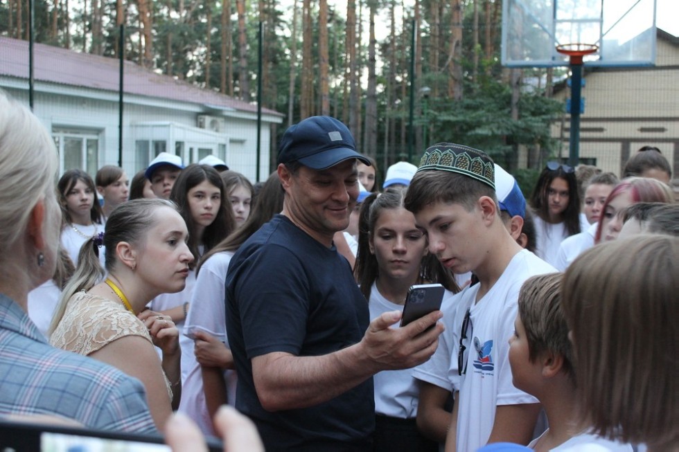 Директор Елабужского института КФУ и глава Елабужского муниципального района посетили 'Университетскую смену' Директор Елабужского института КФУ и глава Елабужского муниципального района посетили 'Университетскую смену'