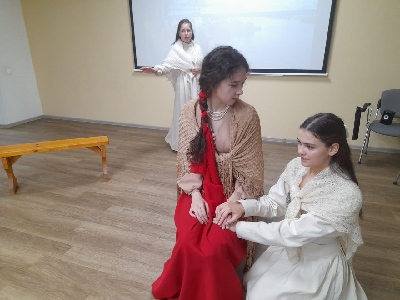 Студенческий театр Института психологии и образования 'Триумф' выходит на финальный уровень подготовки к конкурсу 'Премьера' Студенческий театр Института психологии и образования 'Триумф' выходит на финальный уровень подготовки к конкурсу 'Премьера'