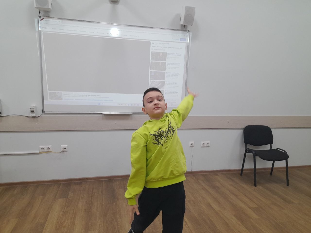 Юные актеры детского театра КФУ 'Радуга' репетируют спектакль 'Маленький принц' Юные актеры детского театра КФУ 'Радуга' репетируют спектакль 'Маленький принц'