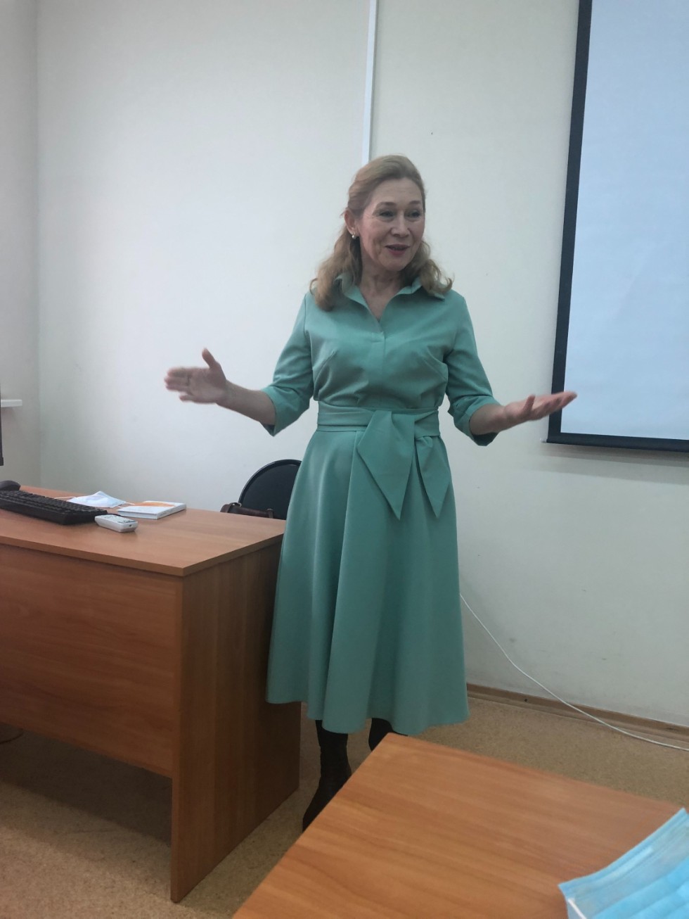 Шагыйрә Илсөяр Иксанова белән очрашу Шагыйрә Илсөяр Иксанова белән очрашу