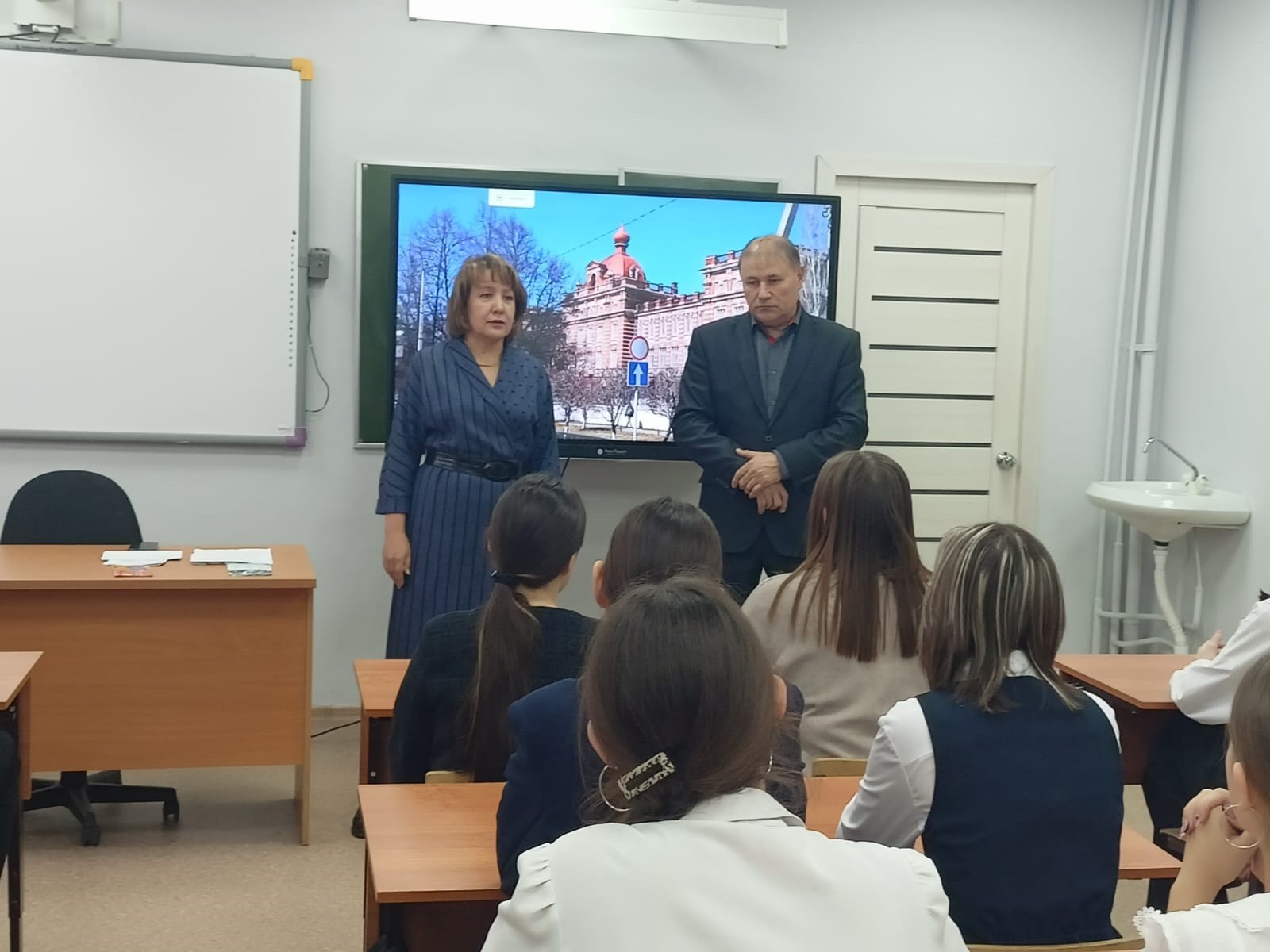 Профориентационные встречи прошли в школах Азнакаево Профориентационные встречи прошли в школах Азнакаево