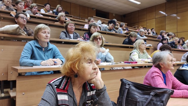 Слушатели Университета третьего возраста с большим интересом посещают лекции по истории Казани Слушатели Университета третьего возраста с большим интересом посещают лекции по истории Казани