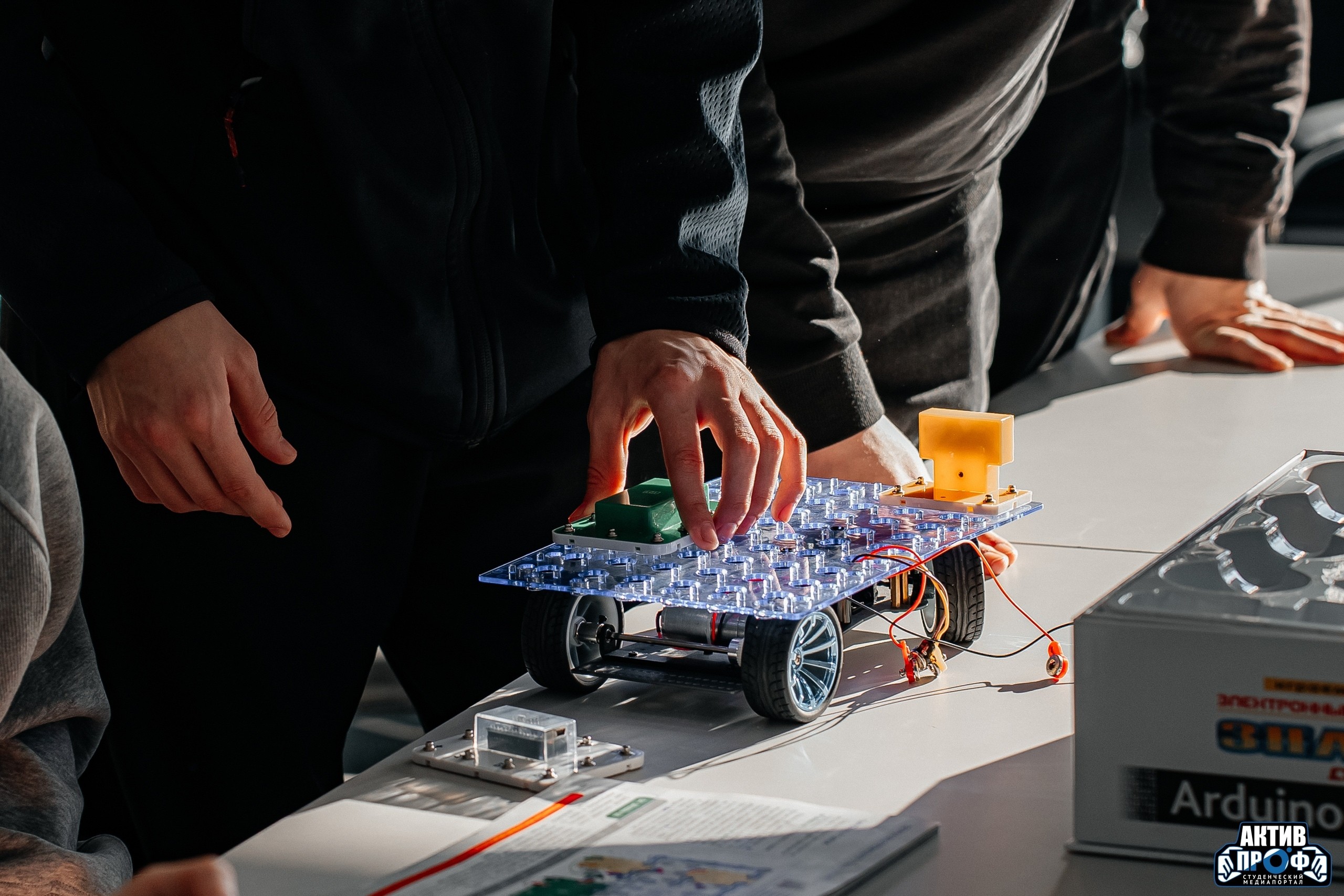 'Школа будущего автомобильного инженера FUTURAUTO' 'Школа будущего автомобильного инженера FUTURAUTO'