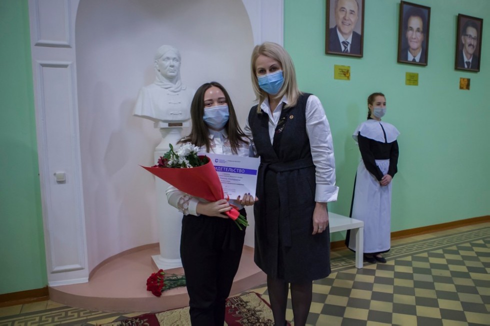 Чествование лучших сотрудников и студентов прошло в Елабужском институте КФУ Чествование лучших сотрудников и студентов прошло в Елабужском институте КФУ