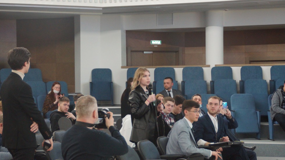 В ИФМК провели первый тур антикоррупционных дебатов среди студентов КФУ