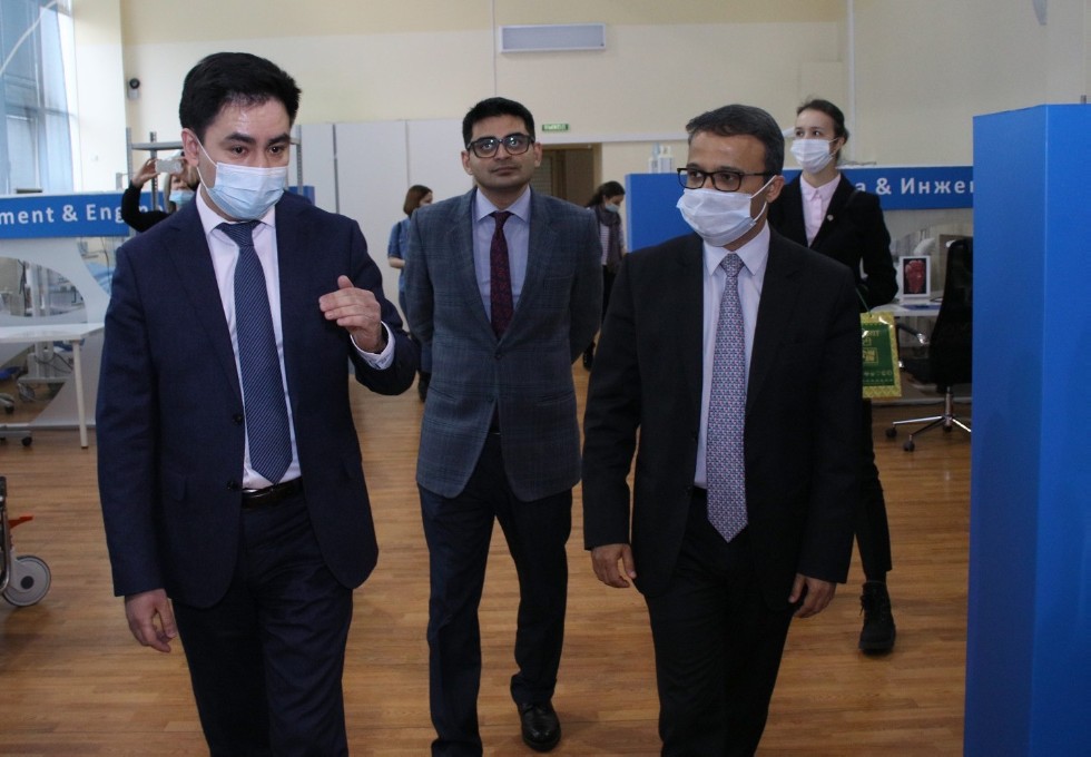 Representatives of the Embassy of India toured Kazan University ,Embassy of India, India