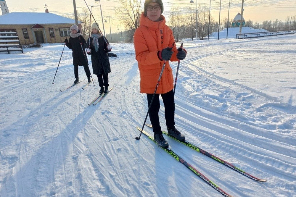 Обучающиеся 'Университетской' школы приняли участие в открытии новой лыжной трассы ,Елабужский институт КФУ