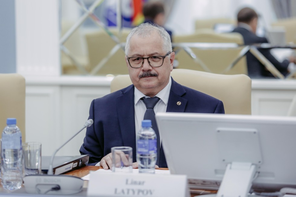 Negotiations with President of Justus Liebig University Giessen Joybrato Mukherjee Negotiations with President of Justus Liebig University Giessen Joybrato Mukherjee