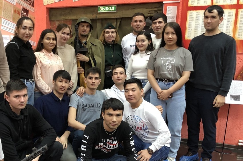 Экскурсию по музею Памяти совершили студенты Экскурсию по музею Памяти совершили студенты